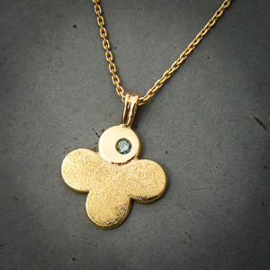 Atelier Leroy Creation fabrique collier, bague, boucle d'oreille, pendant, pendentif, diadème